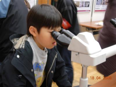 Tsukuba International School Visits the National Institute of Animal Health